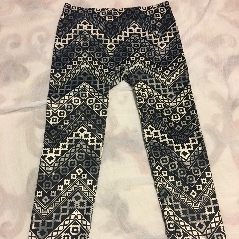 Aztec Leggings By No Boundaries